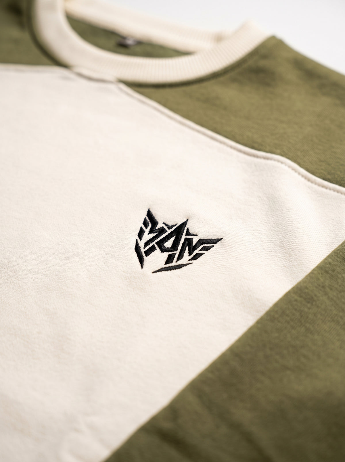Sweat Shirt